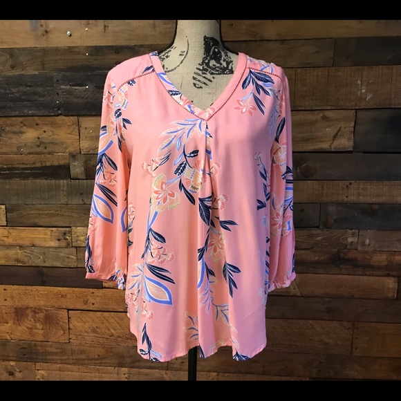 St. John’s Bay Top - Picture 1 of 6